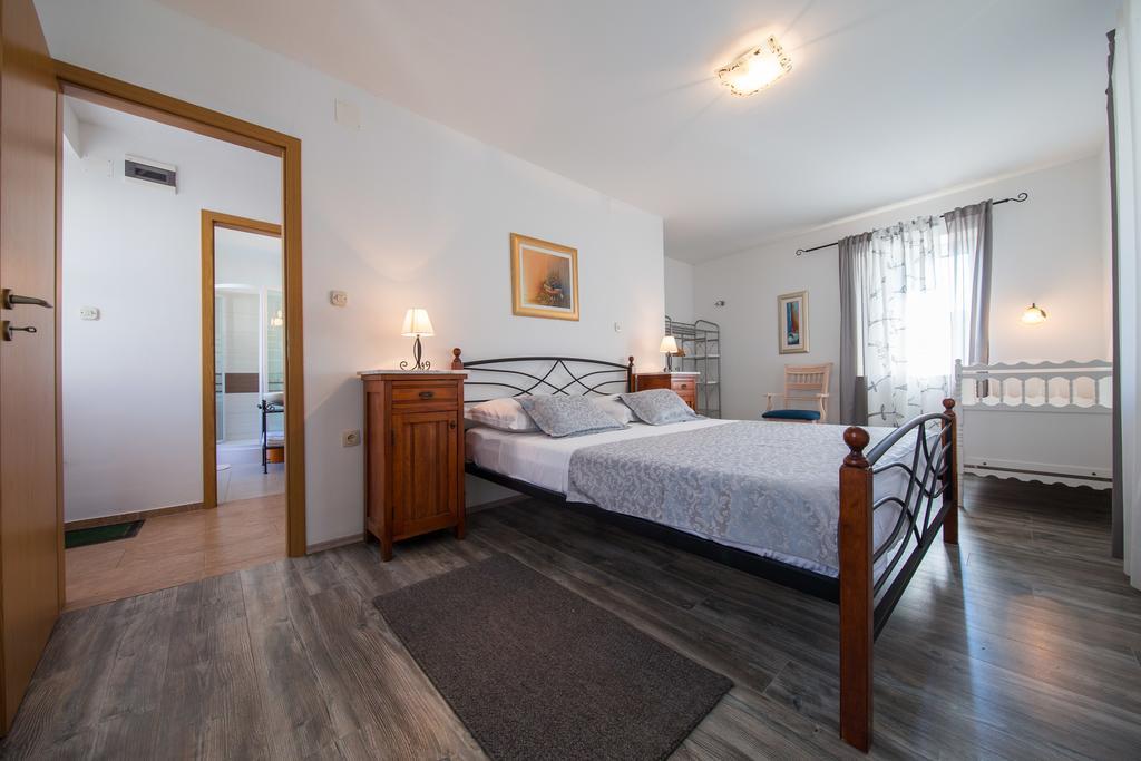 Apartamento Luxury Mansarda Duplex - City Centre - Stone House Split Exterior foto
